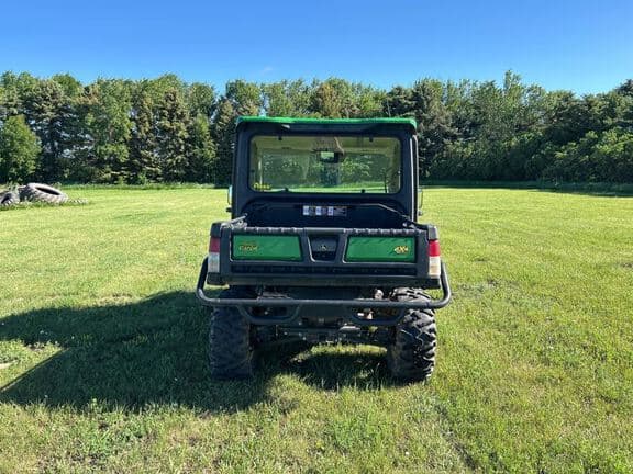 Image of John Deere XUV 835R equipment image 3