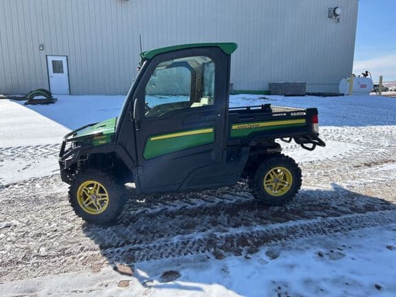 Image of John Deere XUV 835R equipment image 3