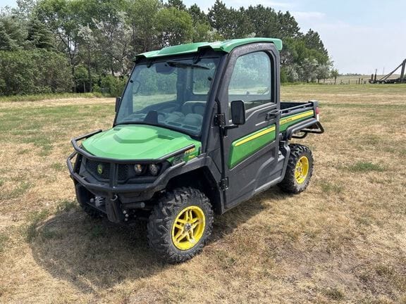 2020 John Deere XUV 835R Equipment Image0