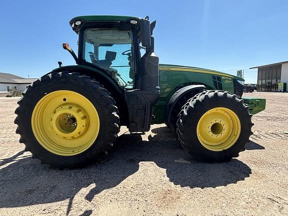 Image of John Deere 8370R equipment image 2