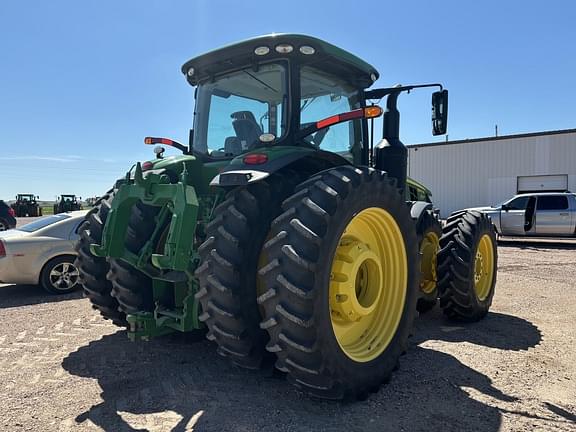 Image of John Deere 8370R equipment image 3