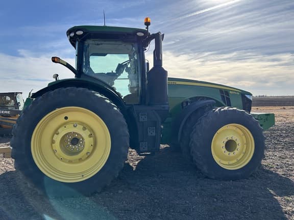 Image of John Deere 8370R equipment image 3
