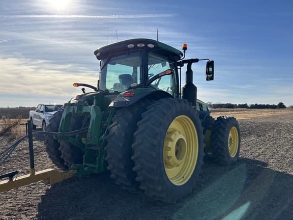 Image of John Deere 8370R equipment image 4