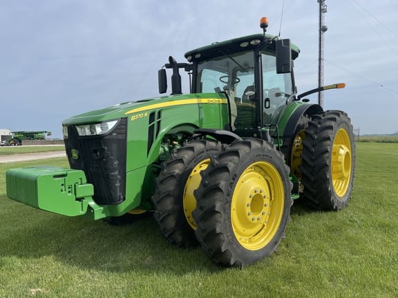 2020 John Deere 8370R Equipment Image0