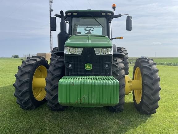 Image of John Deere 8370R equipment image 1