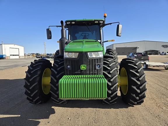 Image of John Deere 8370R equipment image 2