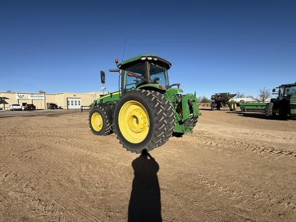 Image of John Deere 8370R equipment image 3