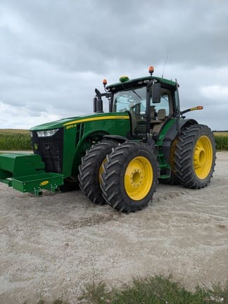 2020 John Deere 8370R Equipment Image0