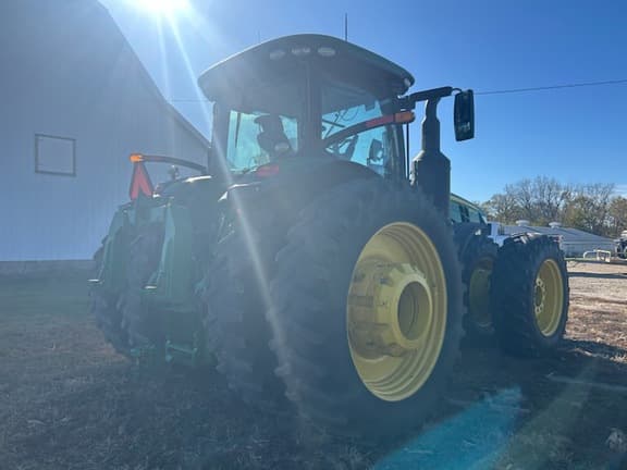 Image of John Deere 8370R equipment image 3