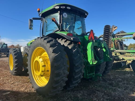 Image of John Deere 8370R equipment image 1