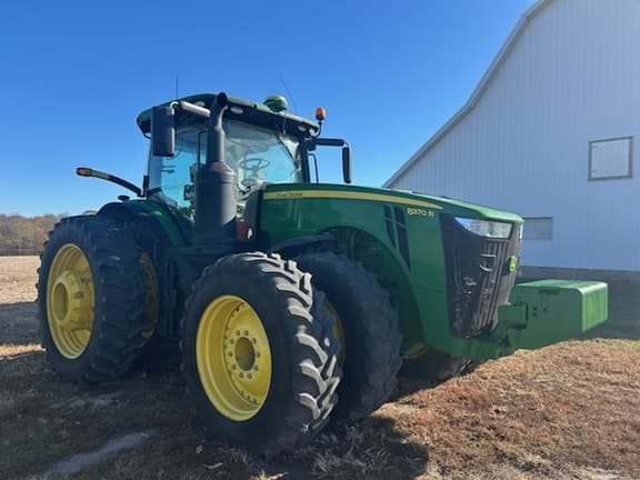 Image of John Deere 8370R equipment image 4