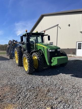 Image of John Deere 8370R equipment image 4