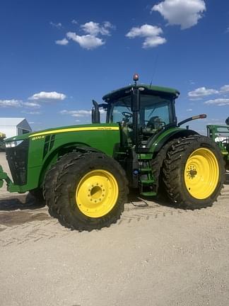 Image of John Deere 8370R equipment image 1