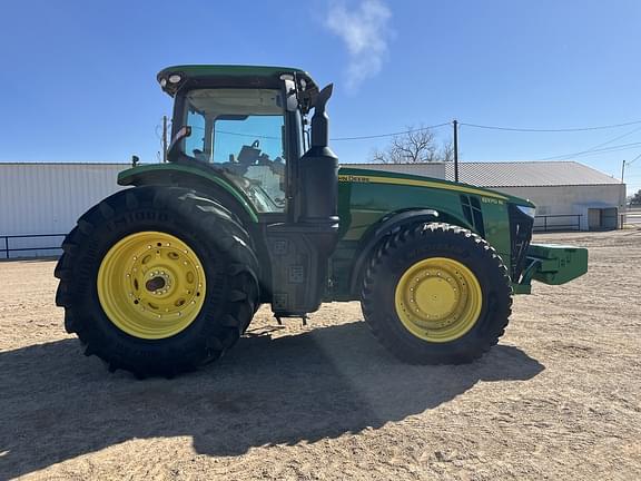 Image of John Deere 8370R equipment image 3