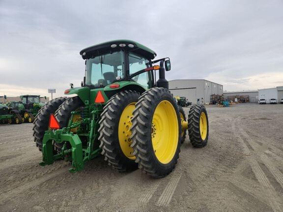 Image of John Deere 8370R equipment image 4