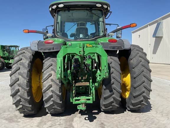Image of John Deere 8370R equipment image 3