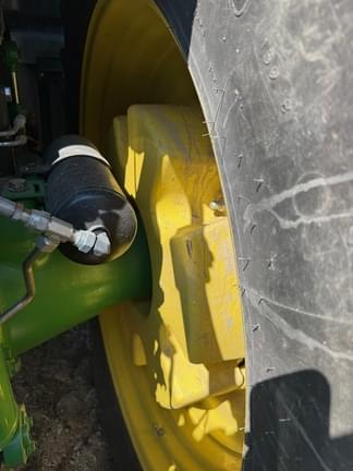 Image of John Deere 8370R equipment image 4