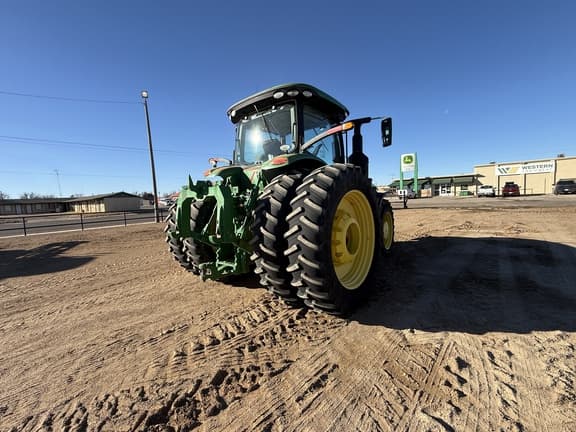 Image of John Deere 8370R equipment image 4