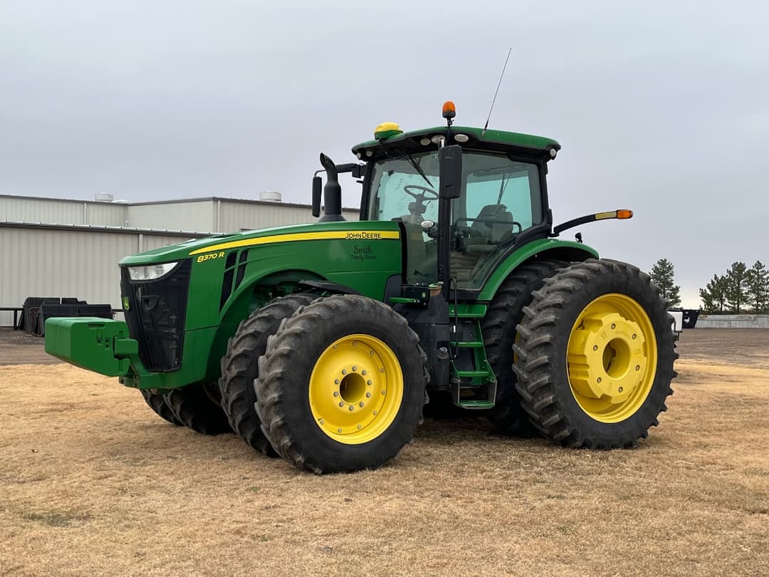 Image of John Deere 8370R Image 1
