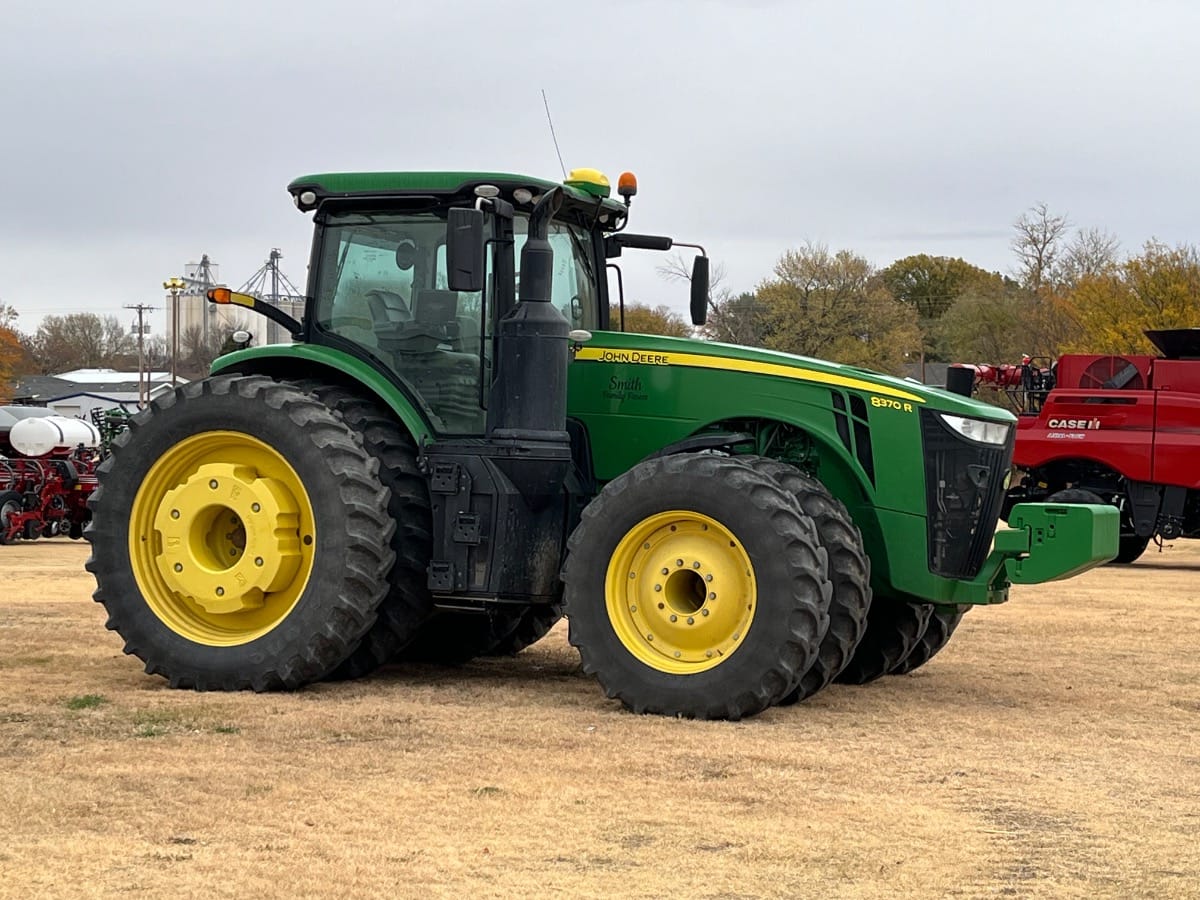 2020 John Deere 8370R Equipment Image0
