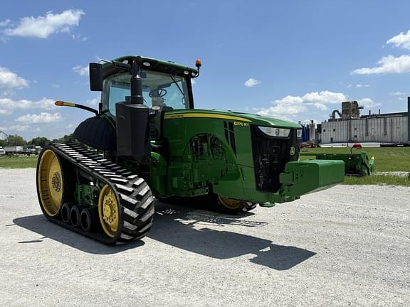 Image of John Deere 8370RT equipment image 2