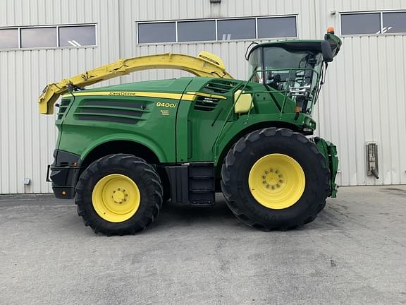 Image of John Deere 8400 Primary image