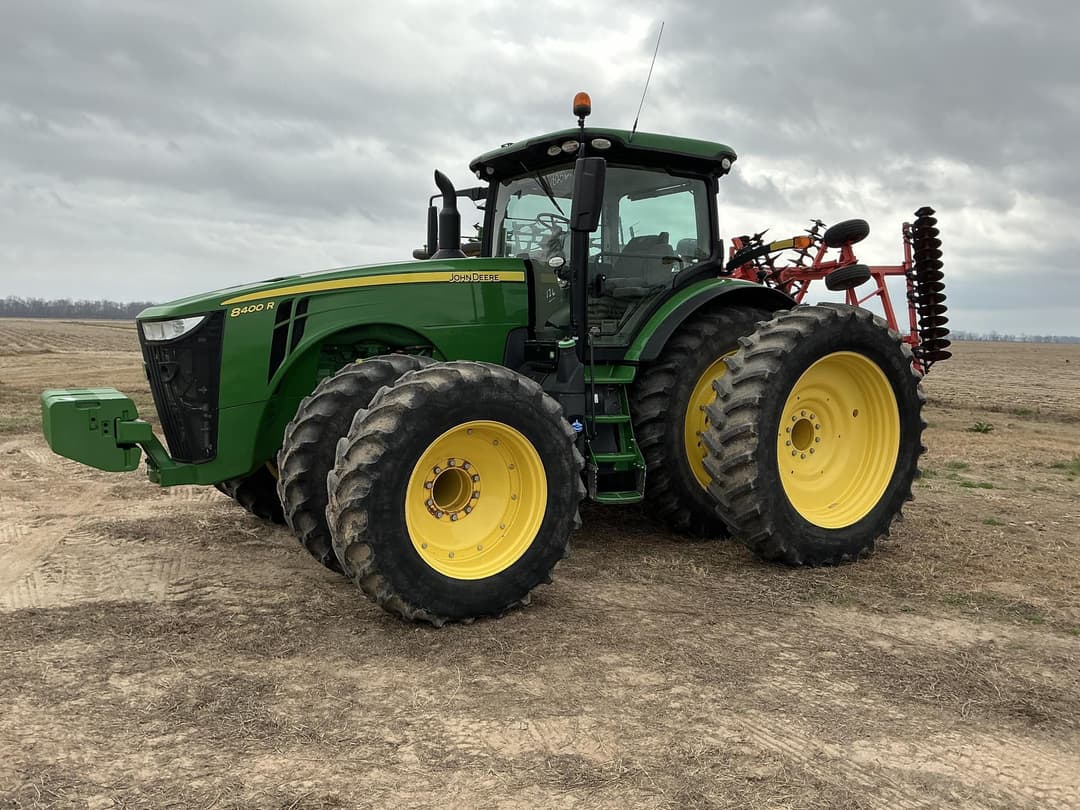 Image of John Deere 8400R Primary image