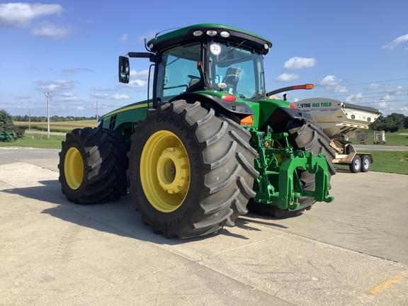 Image of John Deere 8400R equipment image 2