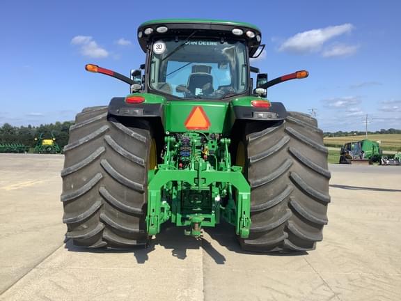 Image of John Deere 8400R equipment image 3