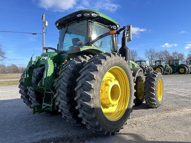 Image of John Deere 8400R equipment image 3