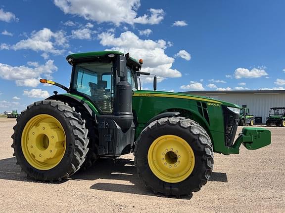 Image of John Deere 8400R equipment image 2