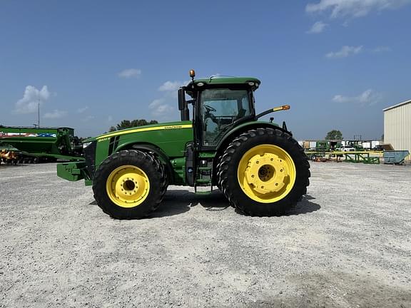 Image of John Deere 8400R equipment image 1