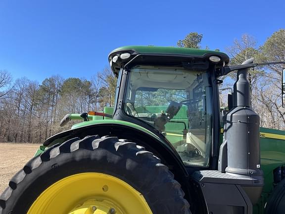 Image of John Deere 8400R equipment image 3