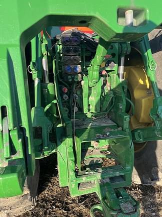 Image of John Deere 8400R equipment image 3