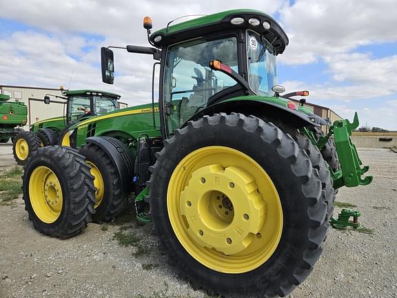 Image of John Deere 8400R equipment image 4