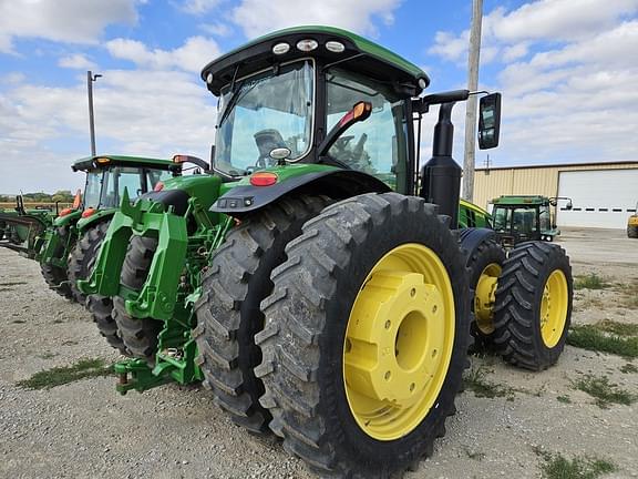 Image of John Deere 8400R equipment image 2