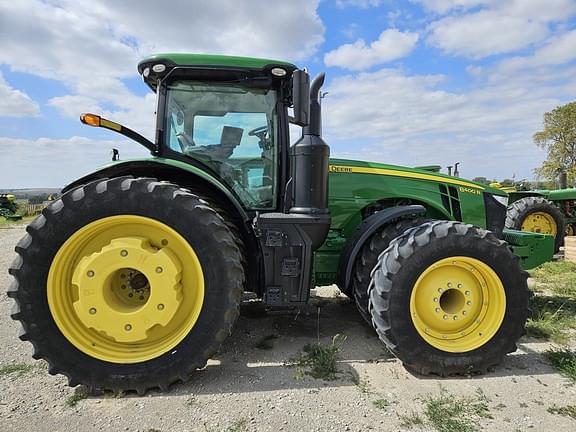 Image of John Deere 8400R equipment image 1