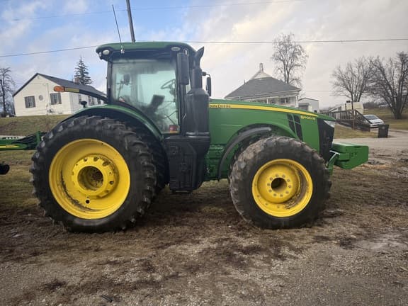 Image of John Deere 8400R equipment image 1