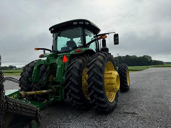 Image of John Deere 8400R equipment image 1