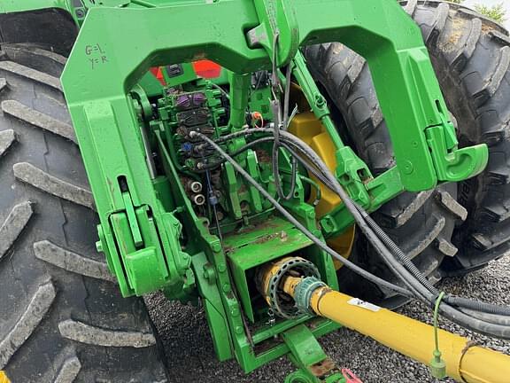 Image of John Deere 8400R equipment image 3