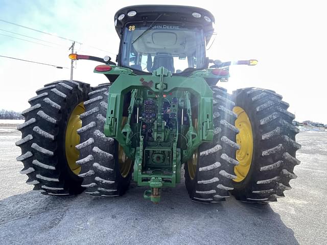 Image of John Deere 8400R equipment image 3