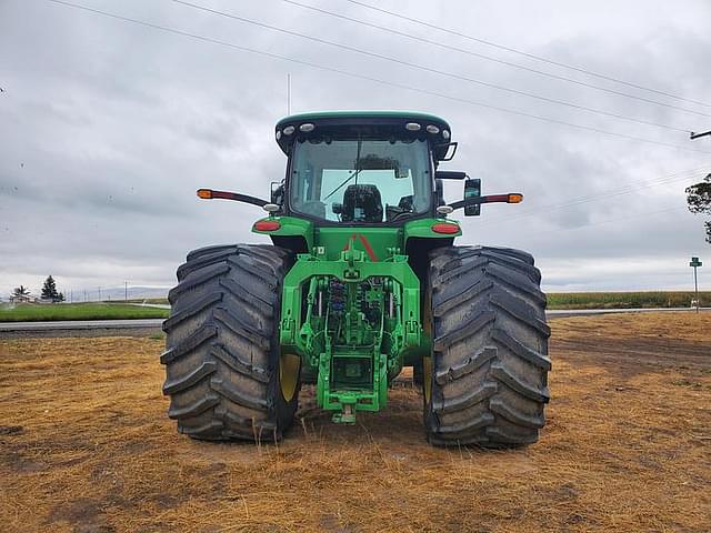 Image of John Deere 8400R equipment image 3