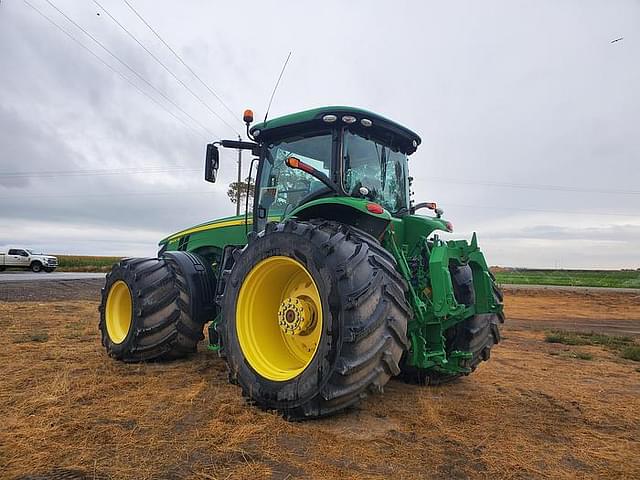 Image of John Deere 8400R equipment image 4