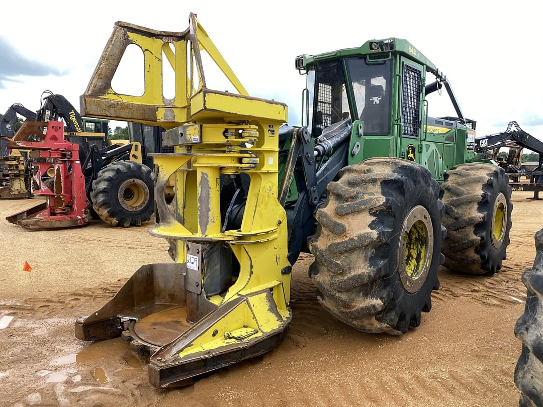 Image of John Deere 843L Primary image