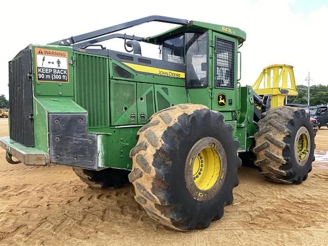 Image of John Deere 843L equipment image 2