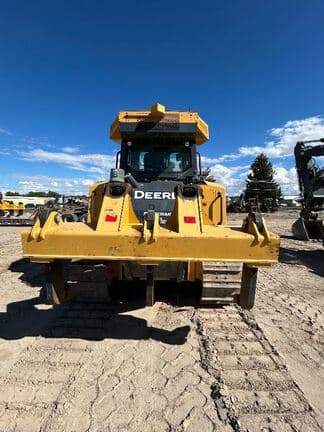 Image of John Deere 850L XLT equipment image 3