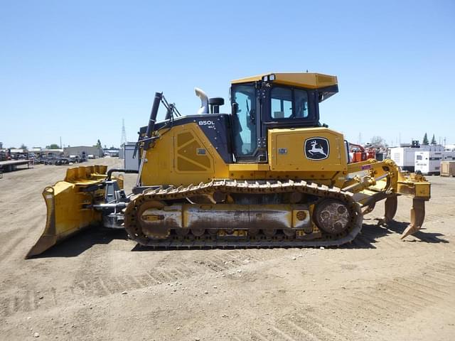 Image of John Deere 850L equipment image 4