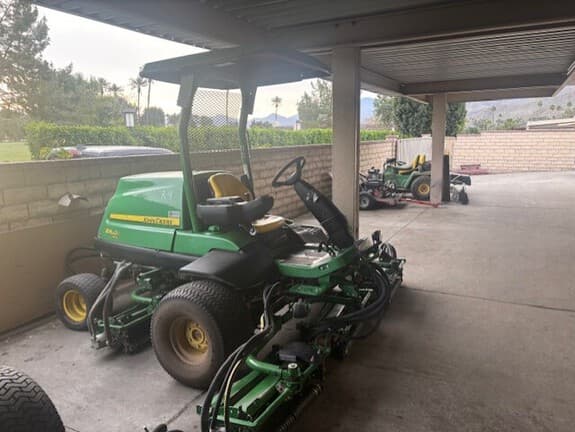 Image of John Deere 8900A equipment image 1