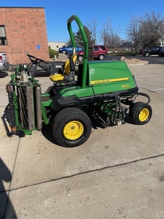 Image of John Deere 8900A equipment image 1