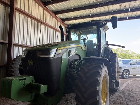 2020 John Deere 8R 230 Equipment Image0